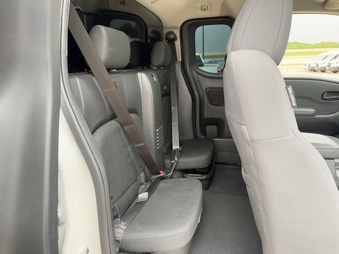 Used 2024 Nissan Frontier S image 27