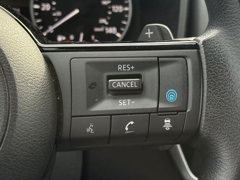 Used 2022 Nissan Rogue SV FWD image 20