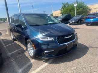 Used 2023 Chrysler Pacifica Touring-L FWD video 2