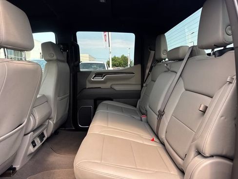 Used 2025 GMC Sierra 1500 SLT AWD/4WD image 11