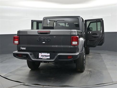 New 2025 Jeep Gladiator Sport image 47