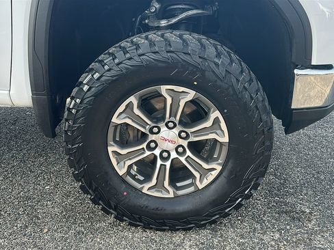 Used 2025 GMC Sierra 1500 SLT RWD image 17