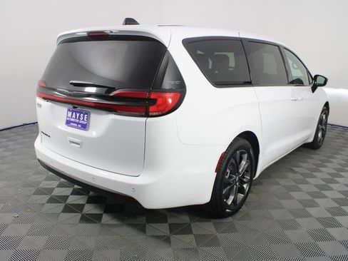 New 2026 Chrysler Pacifica Select image 27