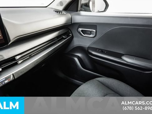 Used 2025 Kia K4 FWD image 39