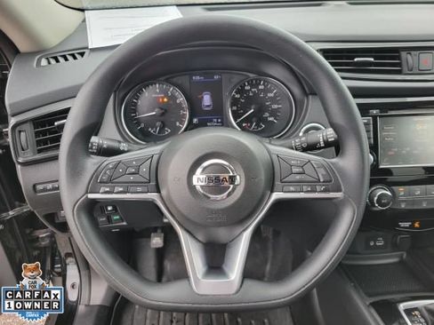 Used 2018 Nissan Rogue SV AWD/4WD image 20