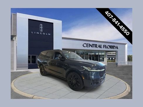 New 2026 Lincoln Navigator Reserve w/ Jet Appearance Package AWD/4WD image 1