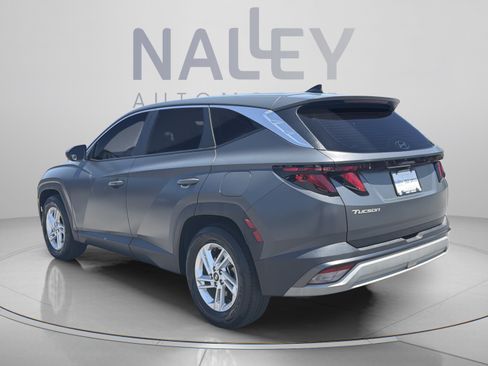 Certified 2025 Hyundai Tucson SE FWD image 3