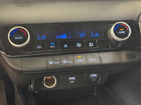 Used 2021 Hyundai Elantra SEL FWD image 35