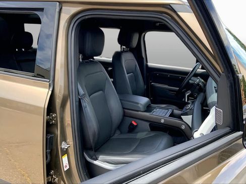 Certified 2024 Land Rover Defender 110 S AWD/4WD image 8