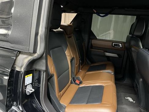 Used 2022 Ford Bronco Outer Banks w/ Sasquatch Package AWD/4WD image 25