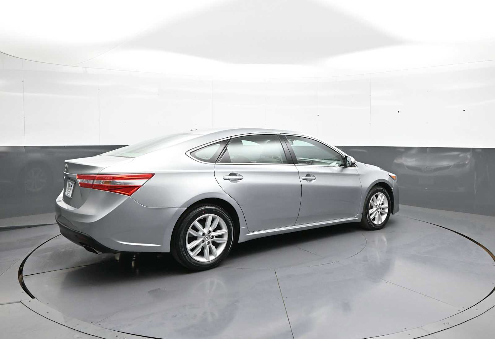 Used 2015 Toyota Avalon XLE FWD image 8