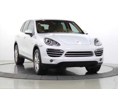 Used 2014 Porsche Cayenne Diesel Platinum Edition AWD/4WD image 1