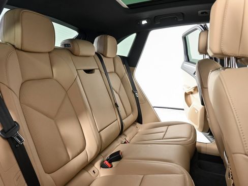 New 2026 Porsche Macan image 23