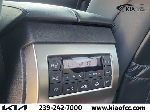 Used 2023 Lexus GX 460 Premium w/ Accessory Package AWD/4WD image 13
