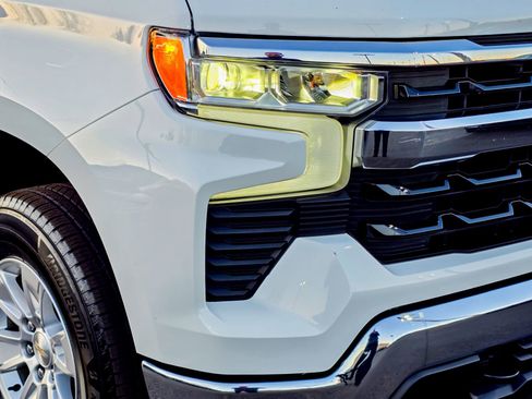 Used 2023 Chevrolet Silverado 1500 LT w/ Convenience Package II image 8