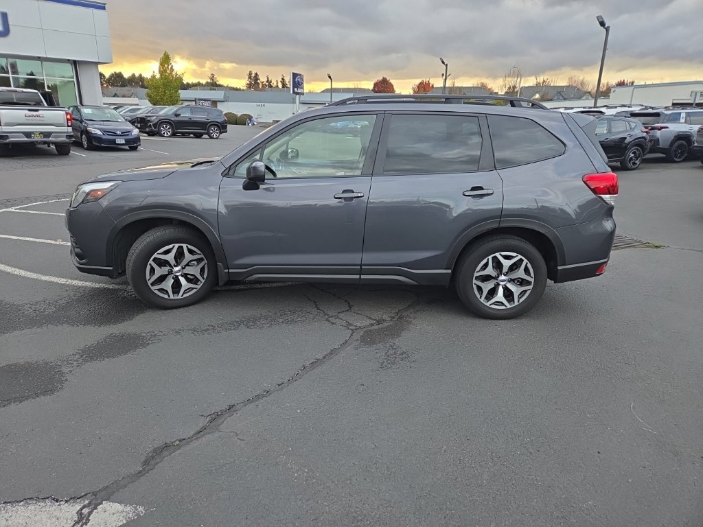 Used 2023 Subaru Forester Premium AWD/4WD image 4