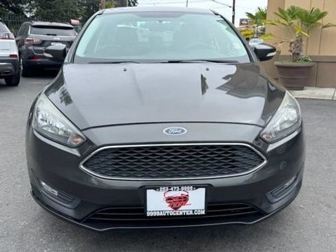 Used 2017 Ford Focus SEL w/ Cold Weather Package FWD image 2