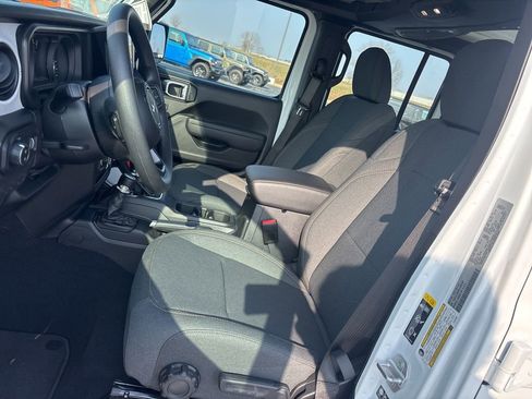 New 2026 Jeep Gladiator Sport AWD/4WD image 15