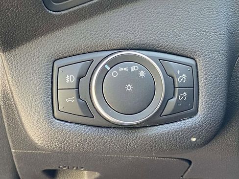Used 2019 Ford Escape SE FWD image 28