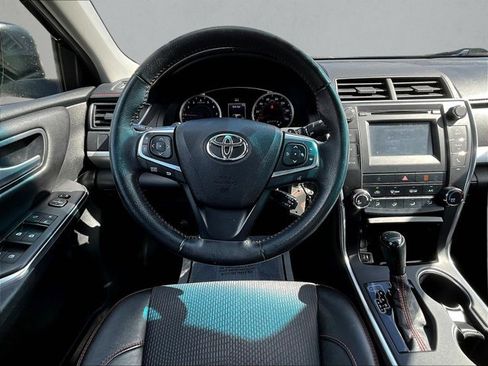 Used 2017 Toyota Camry SE image 7