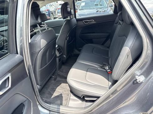 Used 2024 Kia Sportage EX AWD/4WD image 16