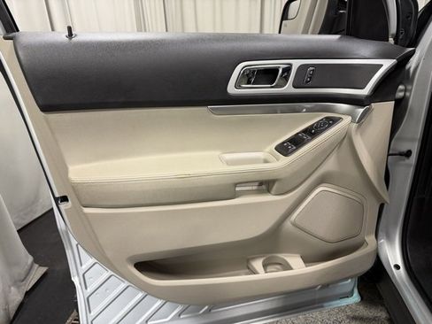 Used 2015 Ford Explorer XLT w/ Equipment Group 202B image 19