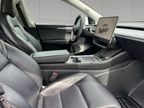 Used 2023 Tesla Model Y Performance AWD/4WD image 16