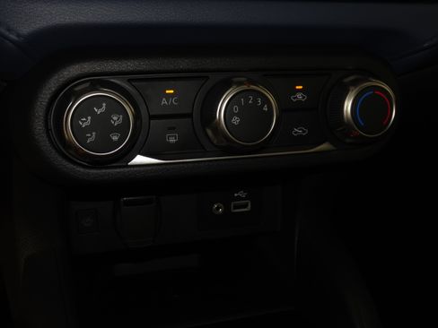 New 2025 Nissan Versa SV w/ Trunk Package image 25