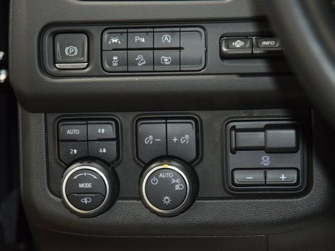 Used 2023 Chevrolet Tahoe High Country image 34