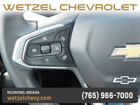 Used 2025 Chevrolet Trax LT w/ LT Convenience Package FWD image 27