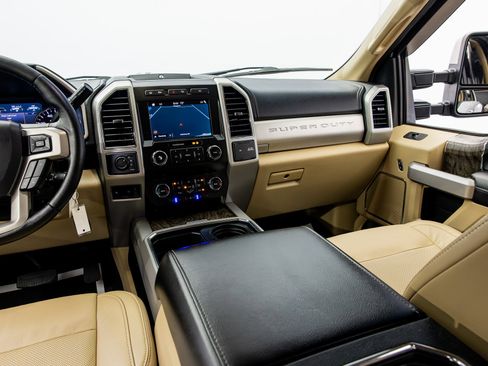 Used 2019 Ford F350 Lariat w/ Lariat Value Package AWD/4WD image 35