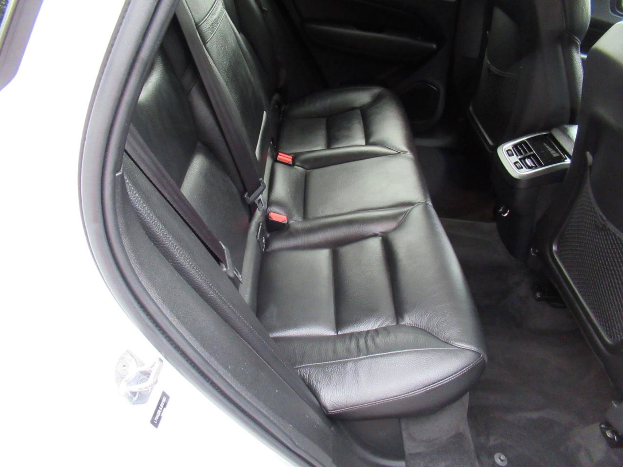Used 2018 Volvo XC60 T6 Inscription w/ Convenience Package AWD/4WD image 19