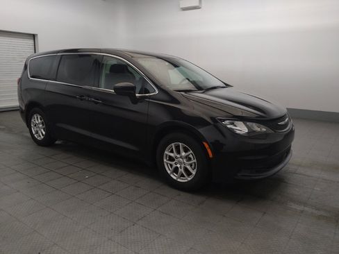 Used 2023 Chrysler Voyager LX FWD image 11