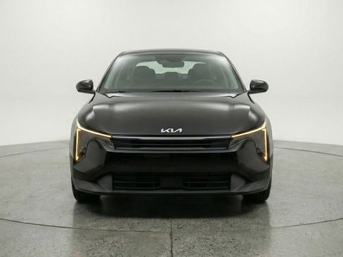 Used 2025 Kia K4 LXS image 2