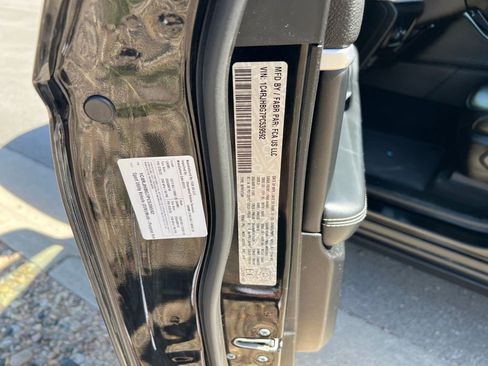 Used 2023 Jeep Grand Cherokee Limited AWD/4WD image 16