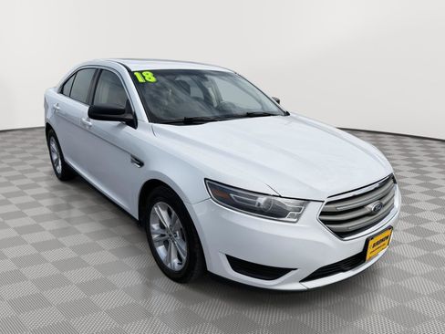 Used 2018 Ford Taurus SE FWD image 5