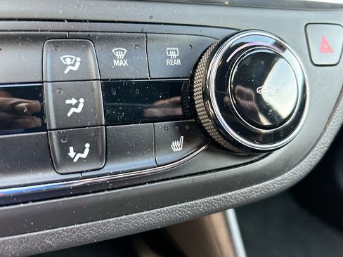 Used 2025 Buick Envista Preferred w/ Convenience I Package FWD image 30
