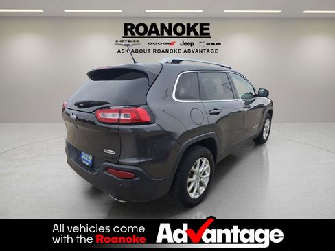 Used 2016 Jeep Cherokee Latitude w/ Safety/Convenience Group image 9
