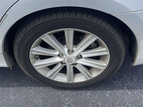 Used 2012 Toyota Camry XLE image 5