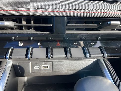 Used 2024 Chevrolet Colorado Z71 w/ Z71 Convenience Package 2 image 15