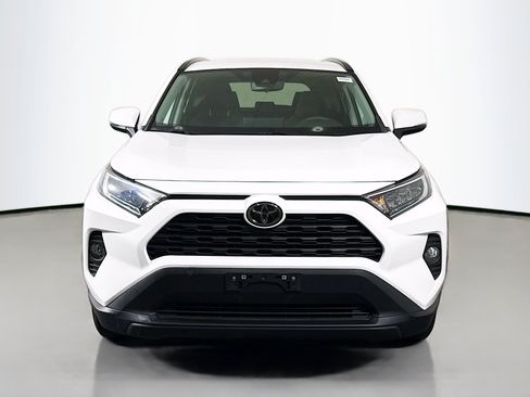 Used 2021 Toyota RAV4 XLE image 2