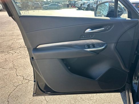 Certified 2025 Cadillac XT4 Premium Luxury image 10