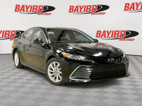 Used 2022 Toyota Camry LE FWD image 1