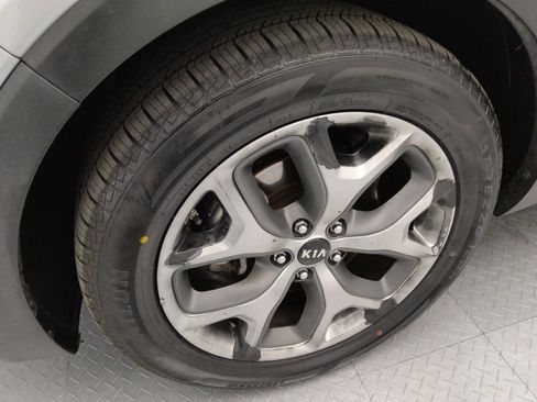 Used 2019 Kia Sorento EX image 31