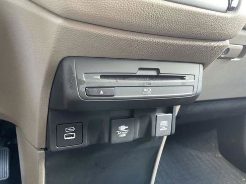 Certified 2024 Honda Odyssey Touring image 20