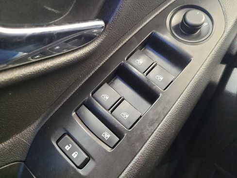 Used 2020 Chevrolet Trax LS FWD image 27