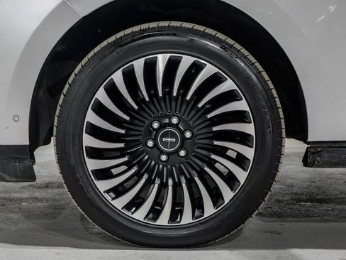 Used 2021 Lincoln Navigator L Black Label w/ Cargo Convenience Package image 68