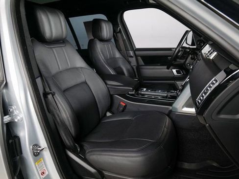 Used 2020 Land Rover Range Rover HSE image 3