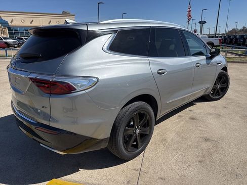 Used 2023 Buick Enclave Essence w/ Sport Touring Edition image 11