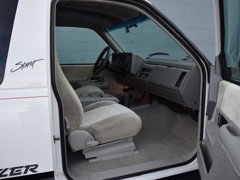 Used 1994 Chevrolet Blazer 4WD image 2